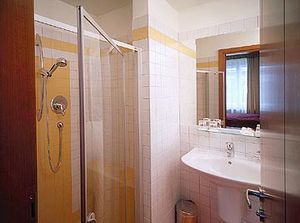 Отель Art 4*